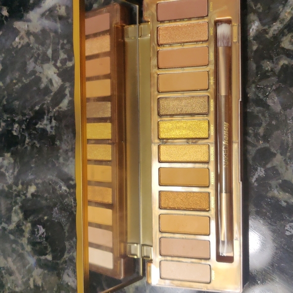 Naked eyeshadow palette - Picture 2 of 5